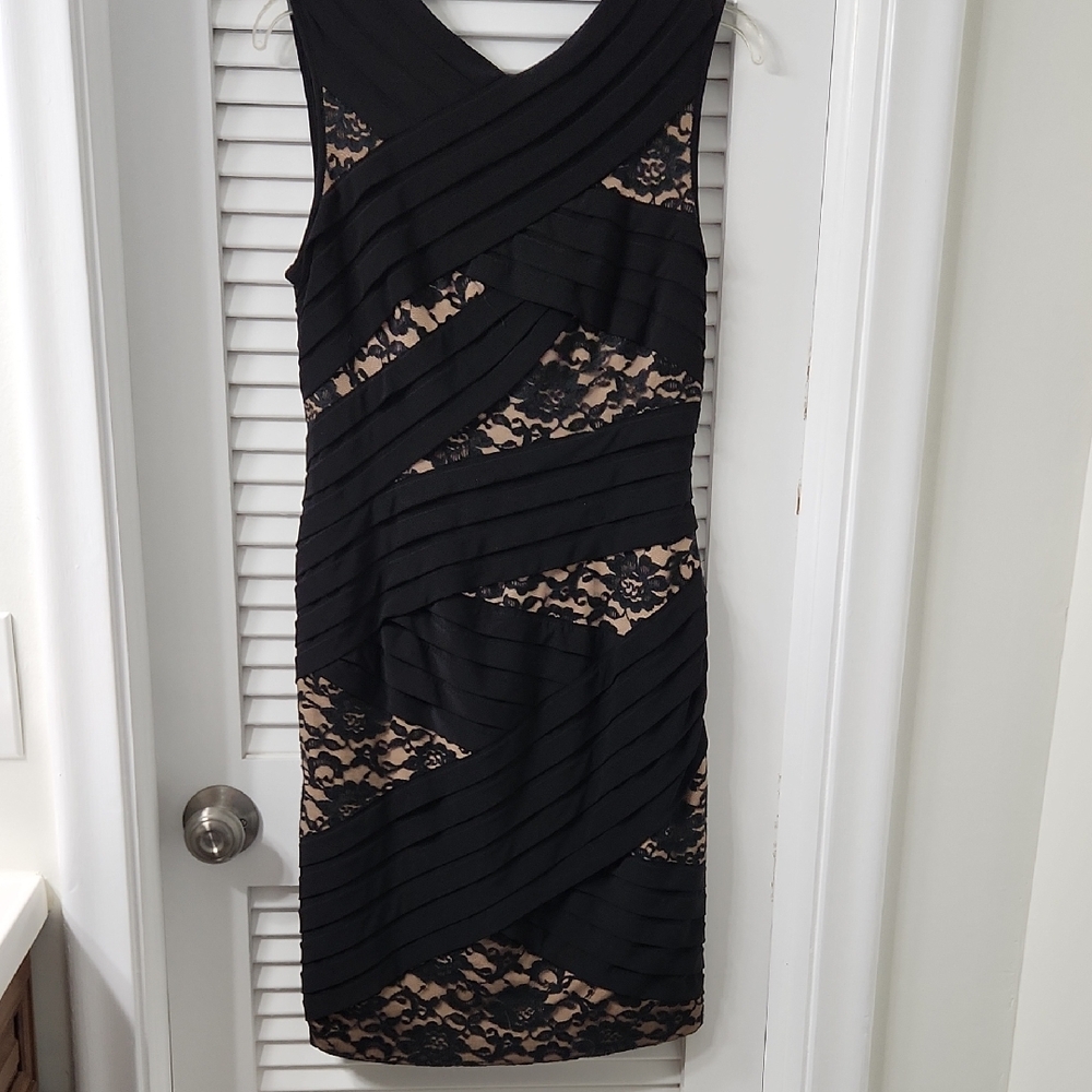 Adrianna Papell Black and Cream Lace Dress